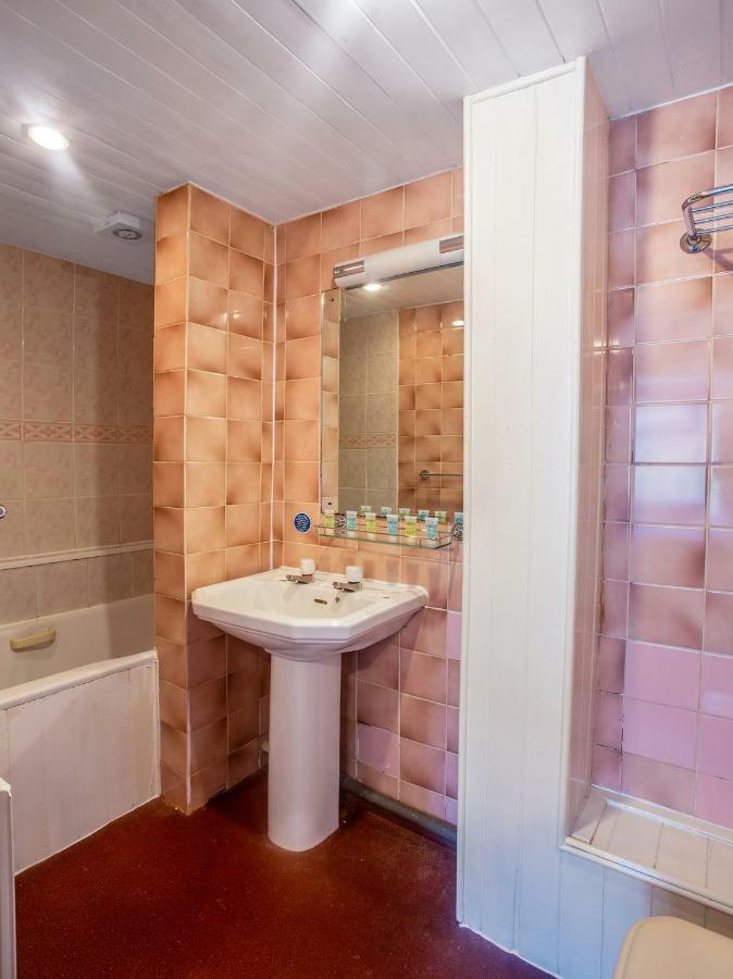 Oyo Avalon Lifestyle Guest House Hove Buitenkant foto