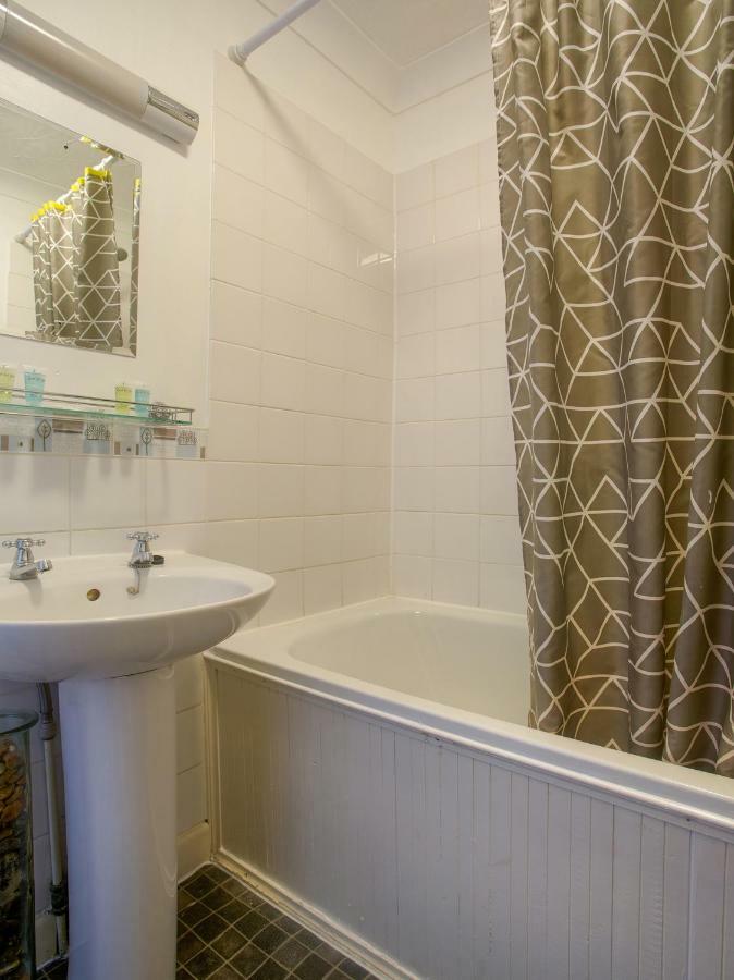 Oyo Avalon Lifestyle Guest House Hove Buitenkant foto