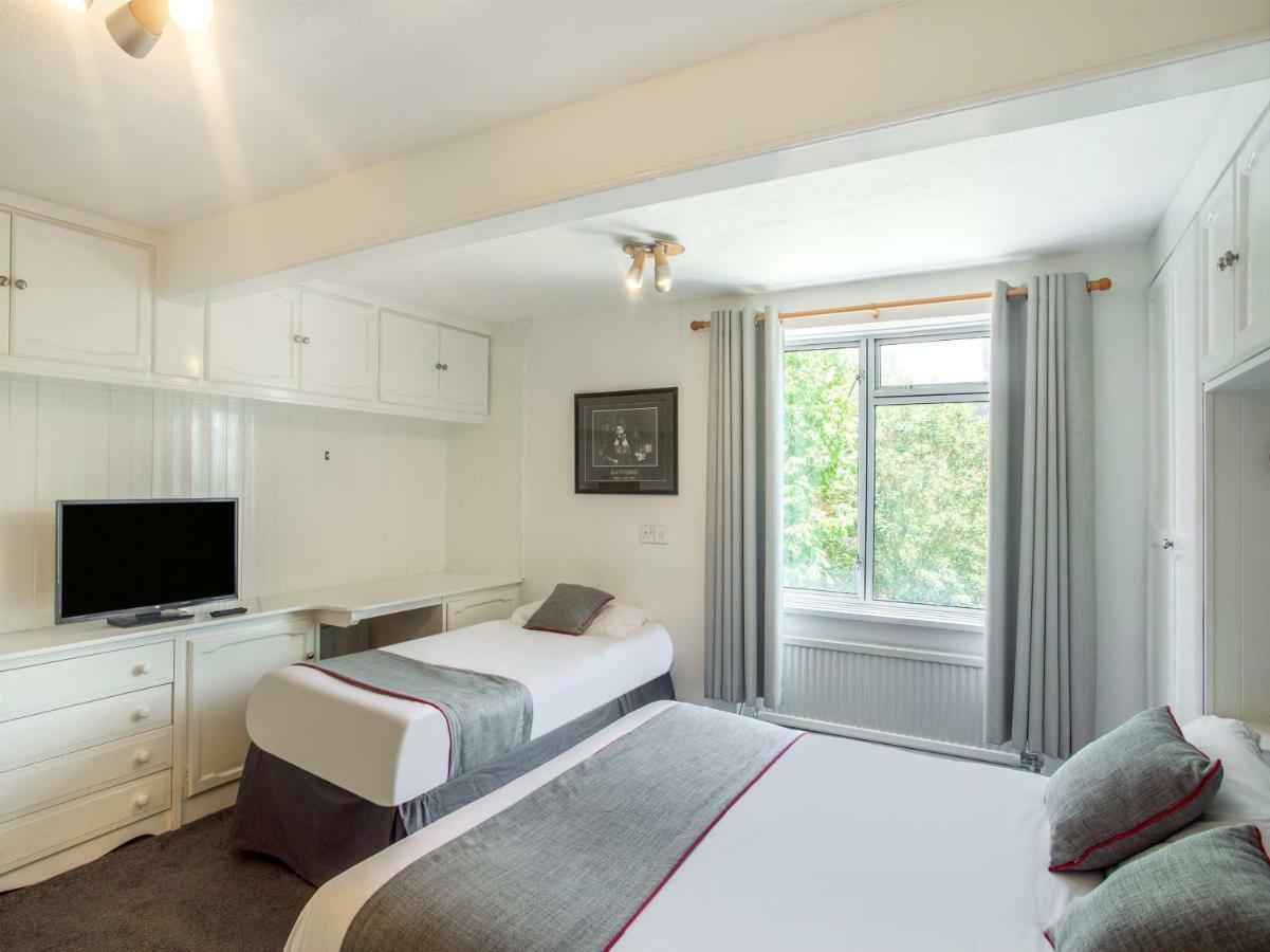 Oyo Avalon Lifestyle Guest House Hove Buitenkant foto